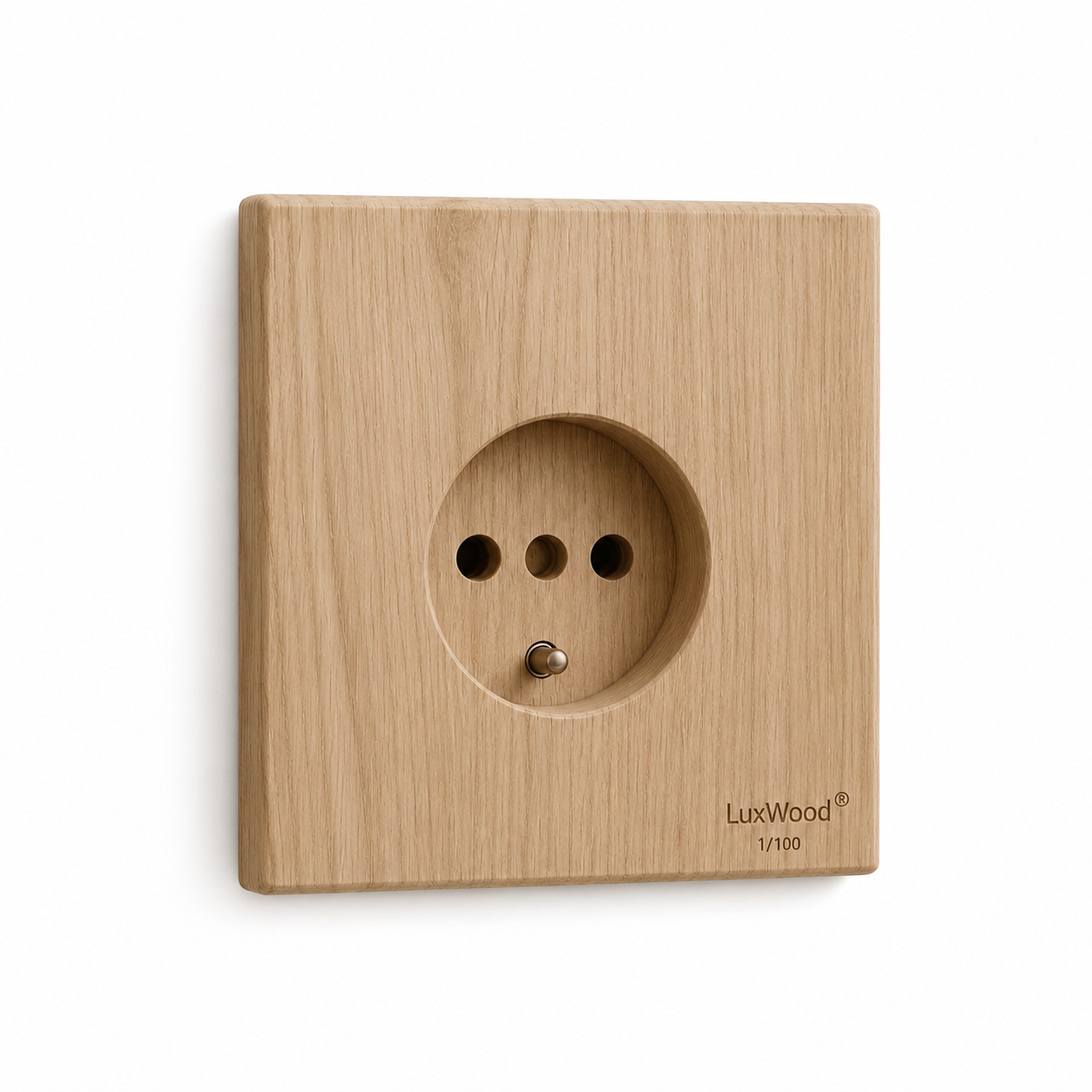 Prise Type E en bois massif chêne LUXWOOD Édition Signature
